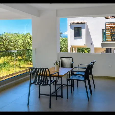 Olive Roots Скала-Рахониу