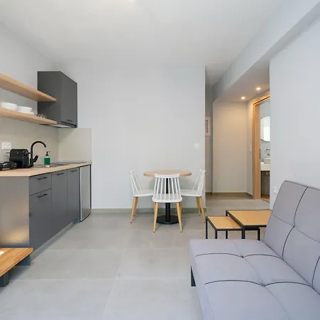 Olive Roots Отель *